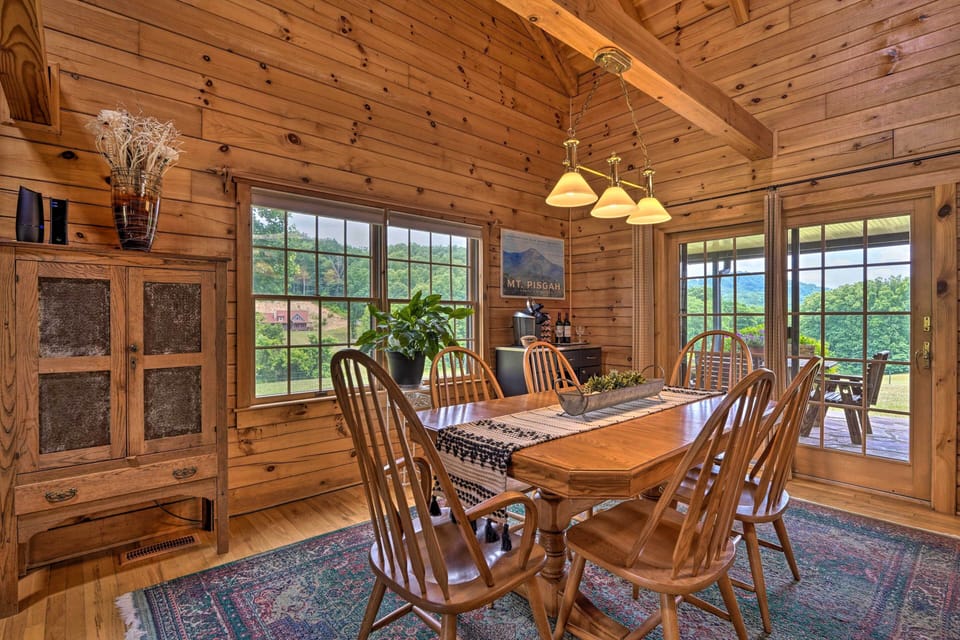 Dining Area | 1st Floor