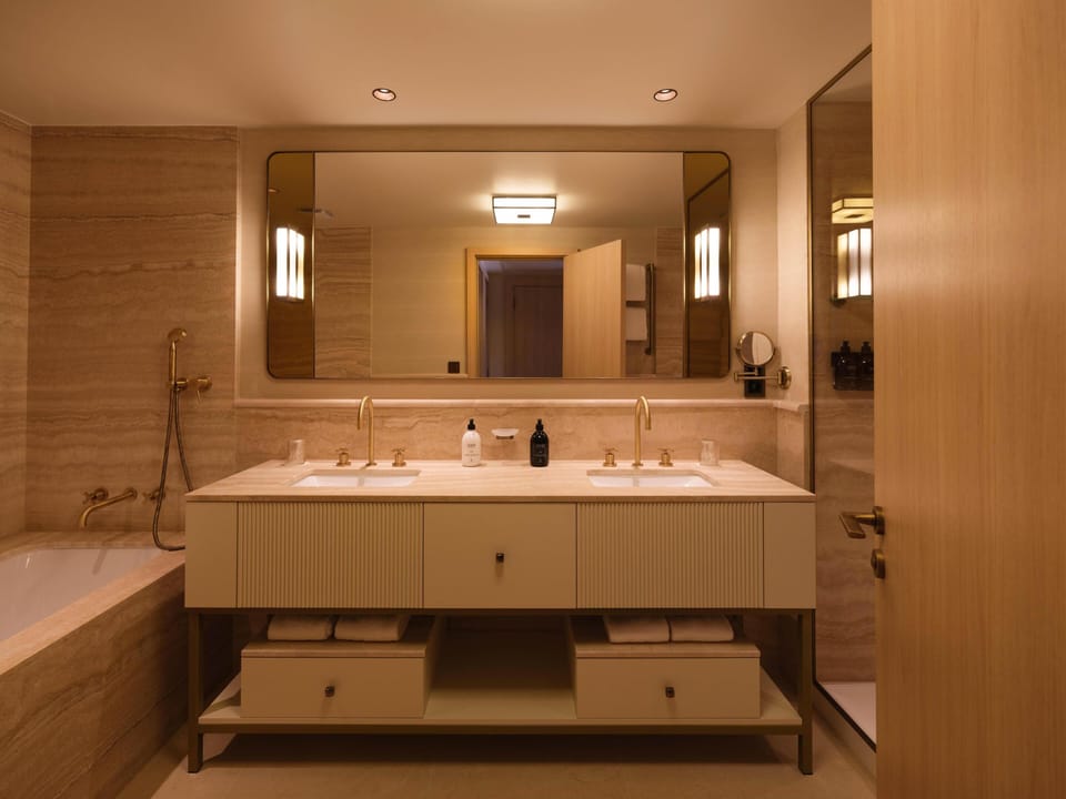 Suite, Terrace | Bathroom | Free toiletries, hair dryer, bathrobes, slippers