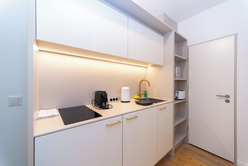 Living M | Private kitchen | Fridge, microwave, stovetop, dishwasher