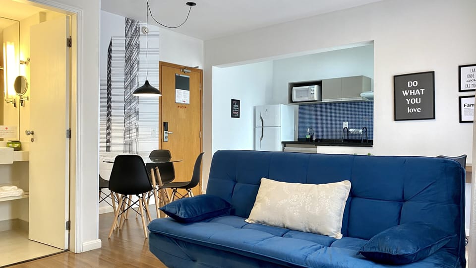 Premium Studio | Living area | Flat-screen TV