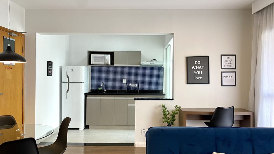 Premium Studio | Living area | Flat-screen TV