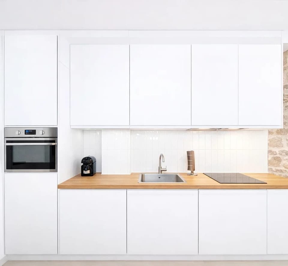 Well equipped kitchen, Nespresso machine & pods included

