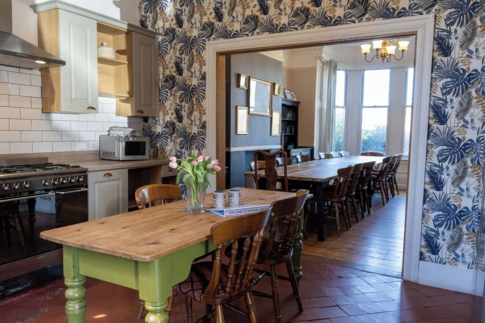 Cottage | Private kitchen | Fridge, cookware/dishes/utensils