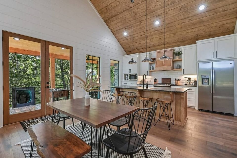 Immaculate Kitchen Space