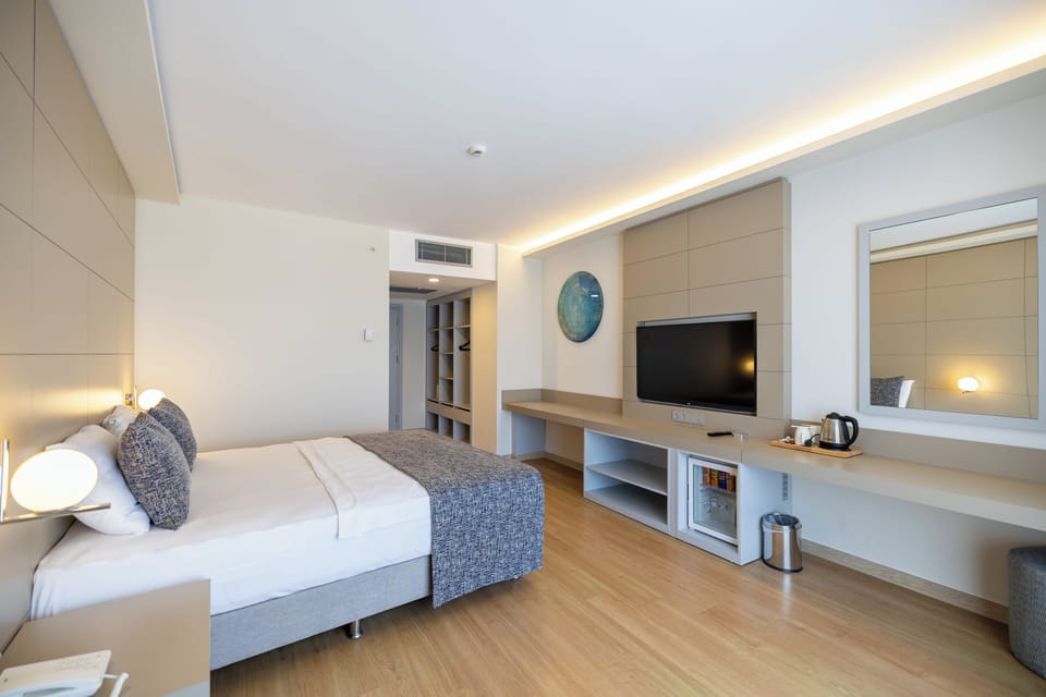 Minibar, in-room safe, soundproofing, free cribs/infant beds