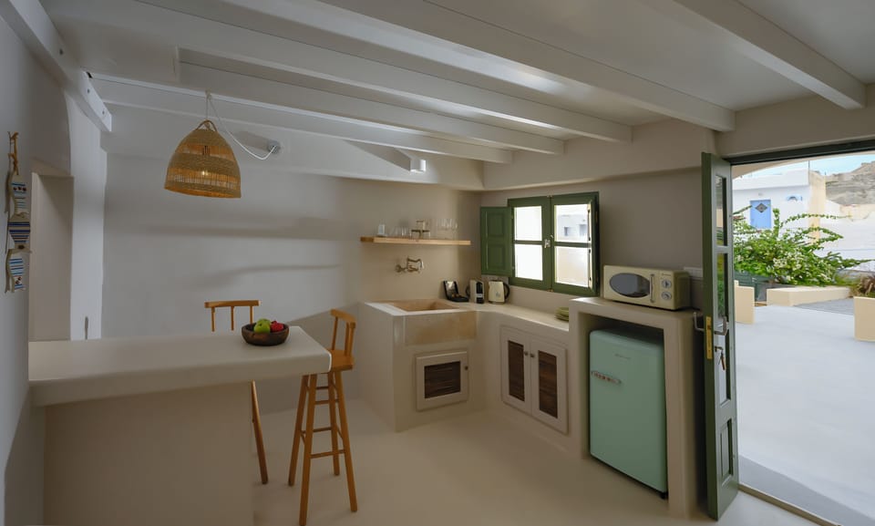 Family Suite, 2 Bedrooms, Terrace | Private kitchen | Espresso maker, cookware/dishes/utensils
