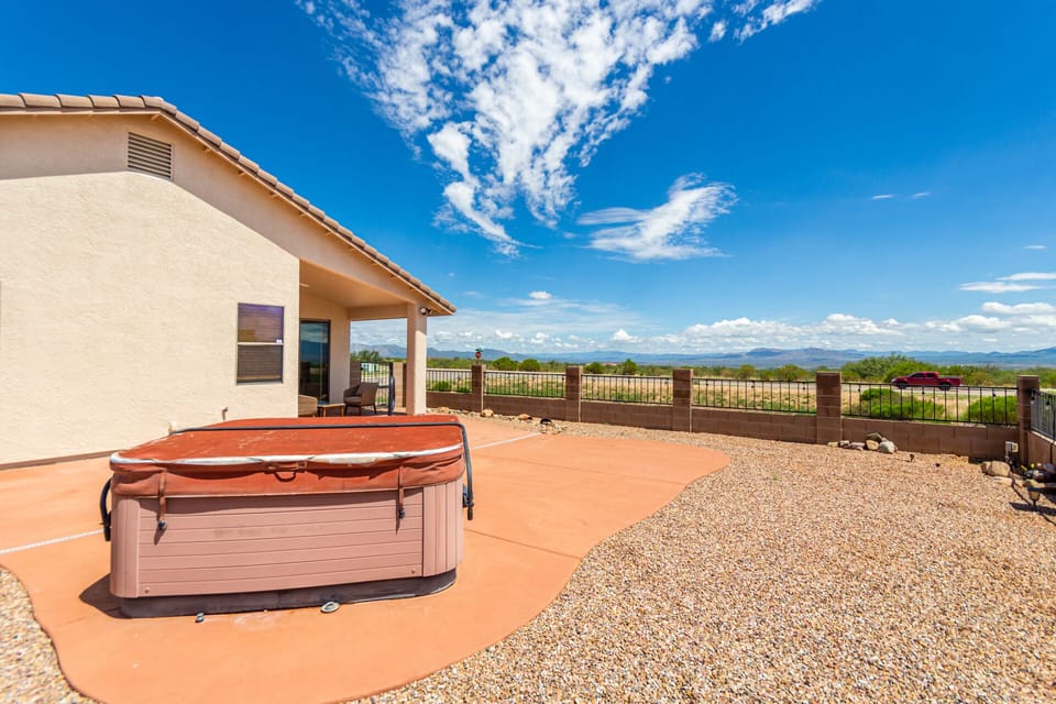 Hot Tub with views 