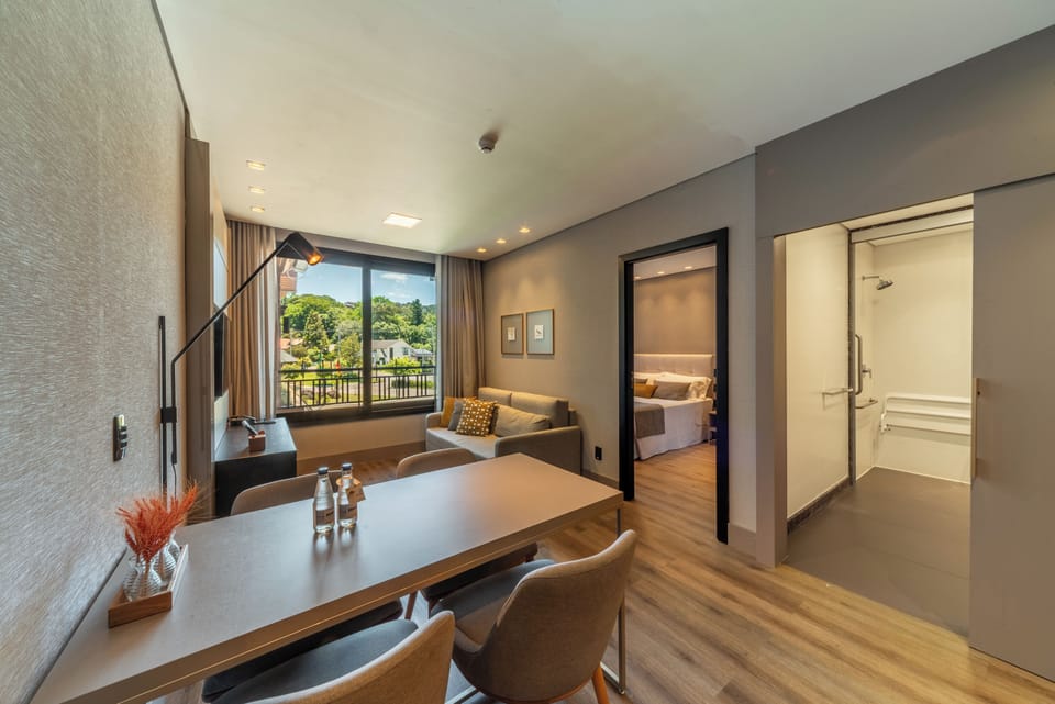 Suite, Accessible | Living area | 42-inch Smart TV with cable channels, TV, fireplace
