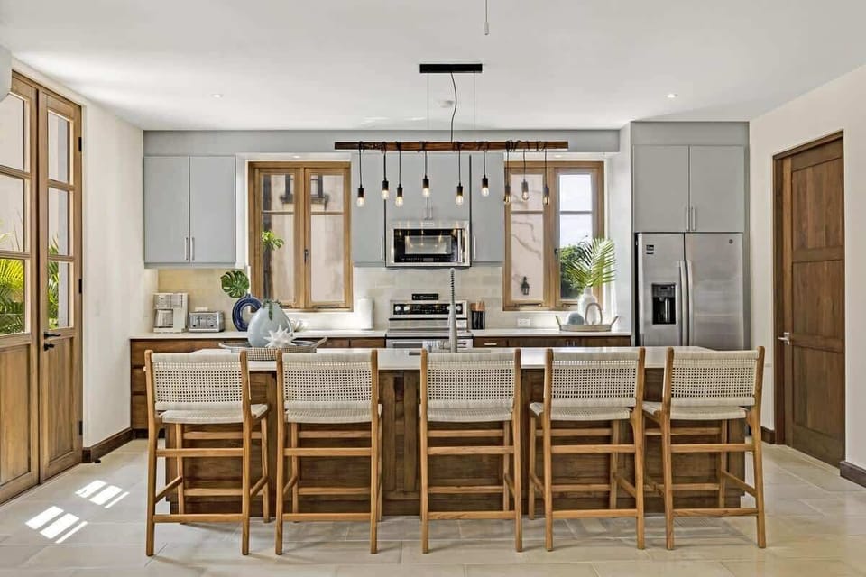Oversized Kitchen Island for 5