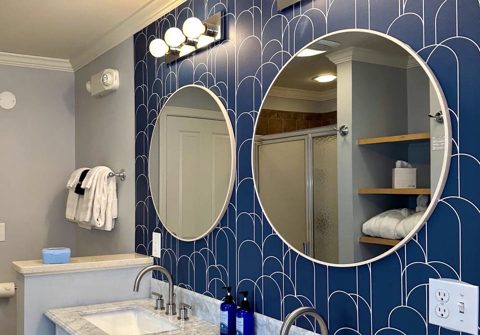 Luxury Suite, 2 Bedrooms, Non Smoking, Private Bathroom | Bathroom | Designer toiletries, hair dryer, bathrobes, towels