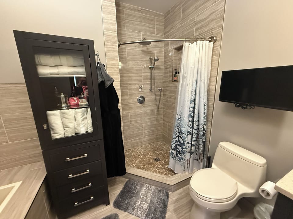 Stay549 - Adults Only Bed and Breakfast Bed and Breakfast in Winnipeg
