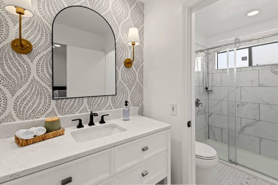 Ensuite master bathroom
