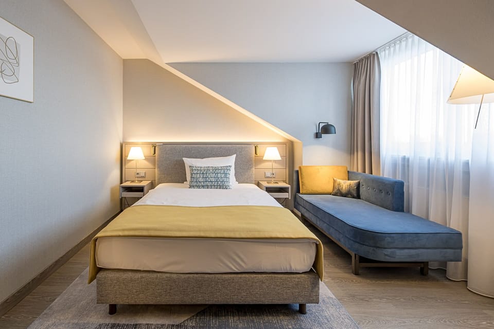 Single Room, 1 Twin Bed | Premium bedding, minibar, in-room safe, desk