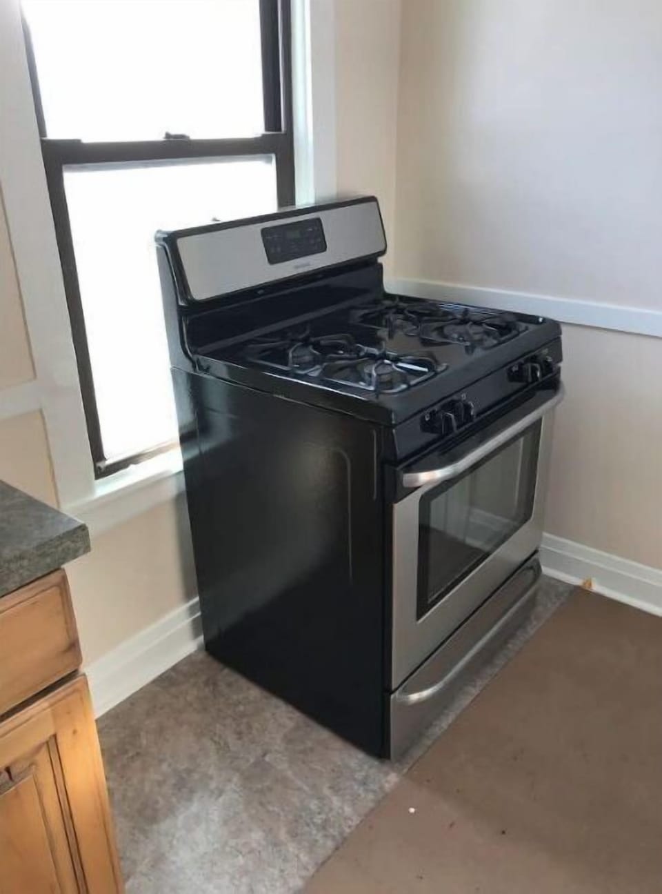 Kitchen range and stove