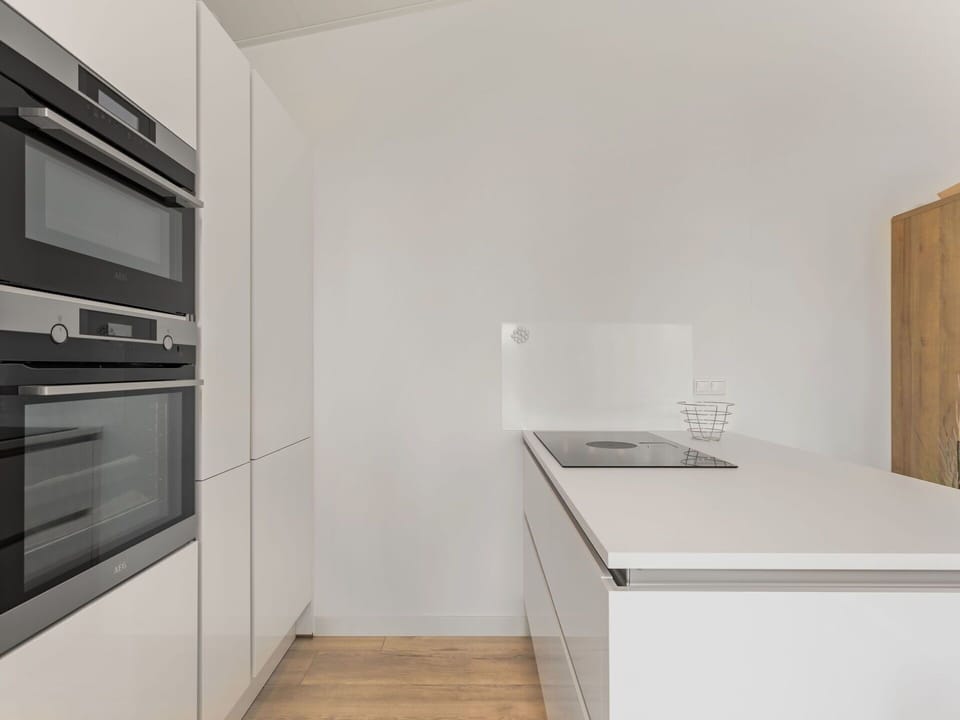 Cabinetry, Wood, Building, Kitchen, Flooring, Floor, Countertop, Rectangle