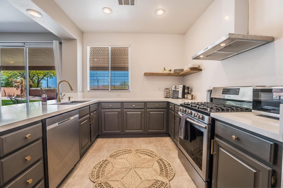 Fully Stocked Kitchen