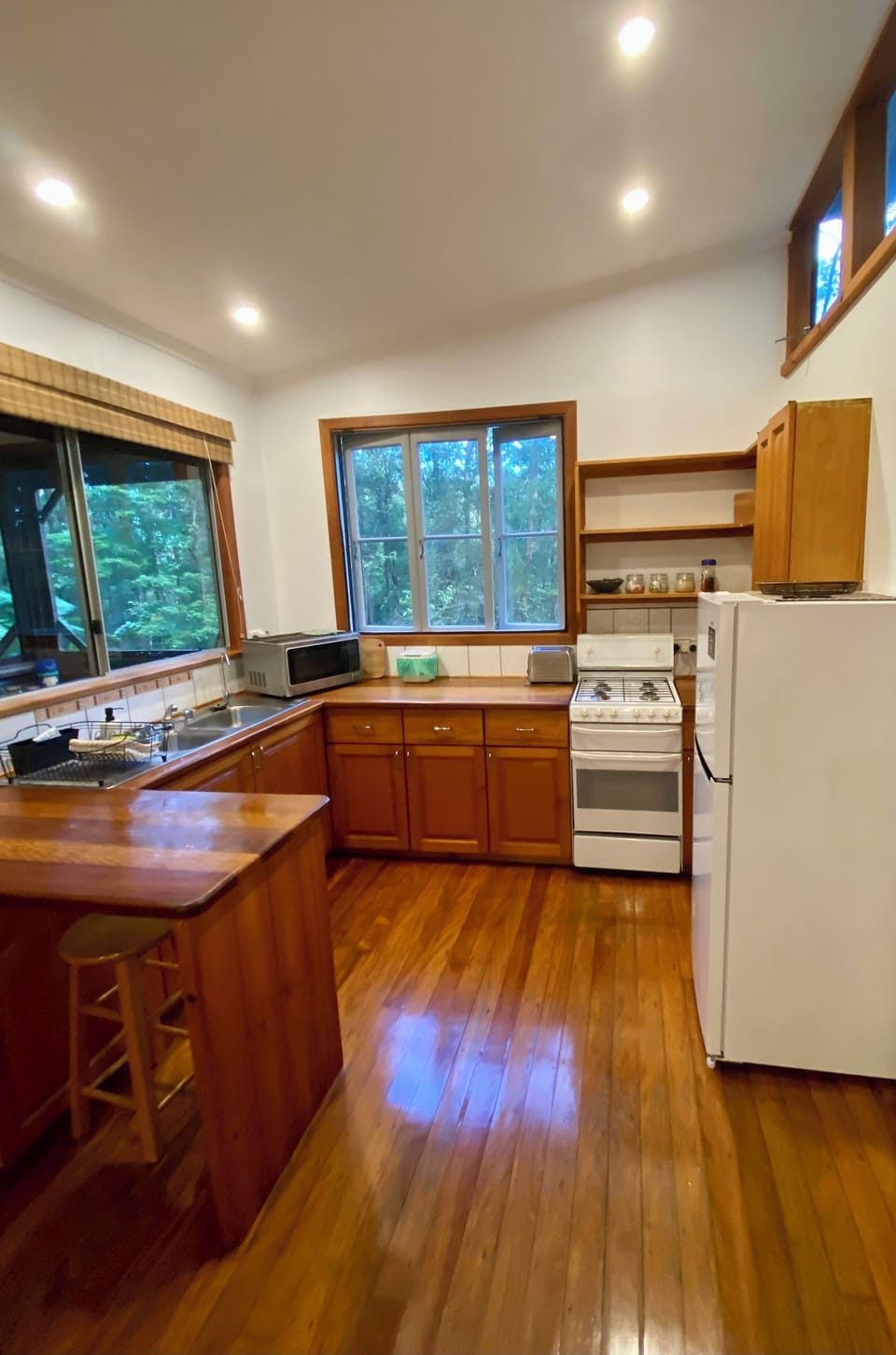 Full kitchen