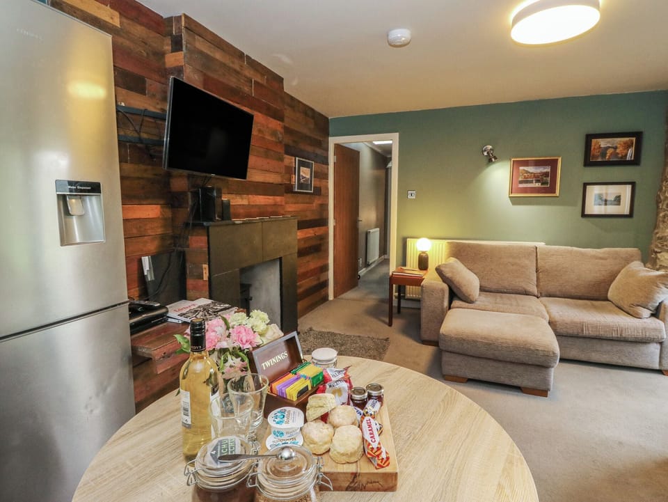 Cottage | Living area | Fireplace