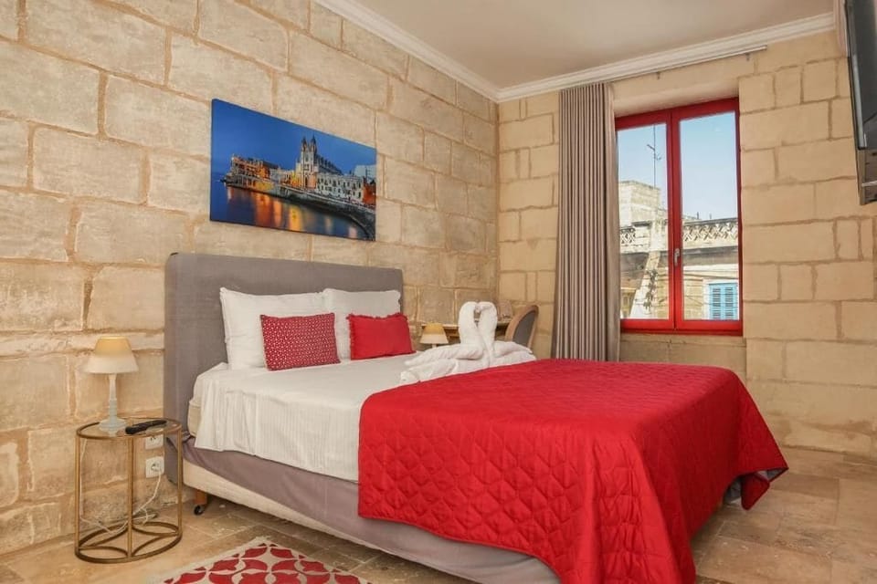 Deluxe Double Room | Premium bedding, memory foam beds, in-room safe, individually decorated
