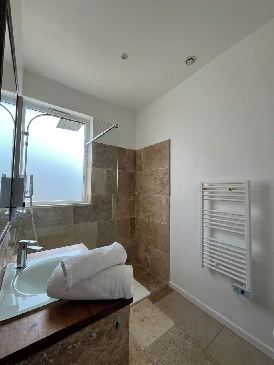 Junior Suite, 1 Queen Bed, Terrace, Pool View | Bathroom | Shower, rainfall showerhead, free toiletries, hair dryer