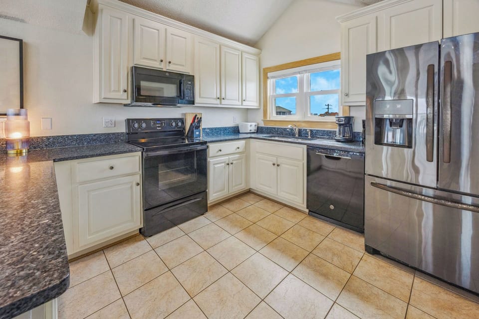 Surf or Sound Realty - 1028 - Southern Exposure - Kitchen -2