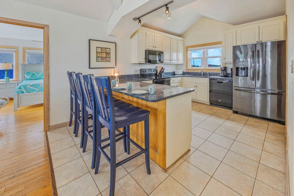 Surf or Sound Realty - 1028 - Southern Exposure - Kitchen -1