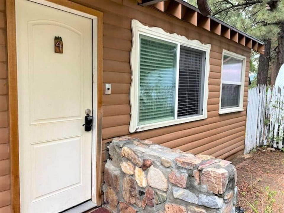 Timber haven lodge #4 front door