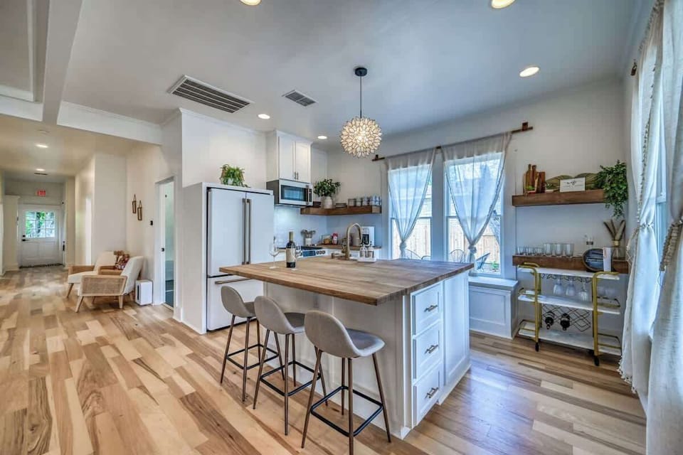 Kitchen Island with Seating
