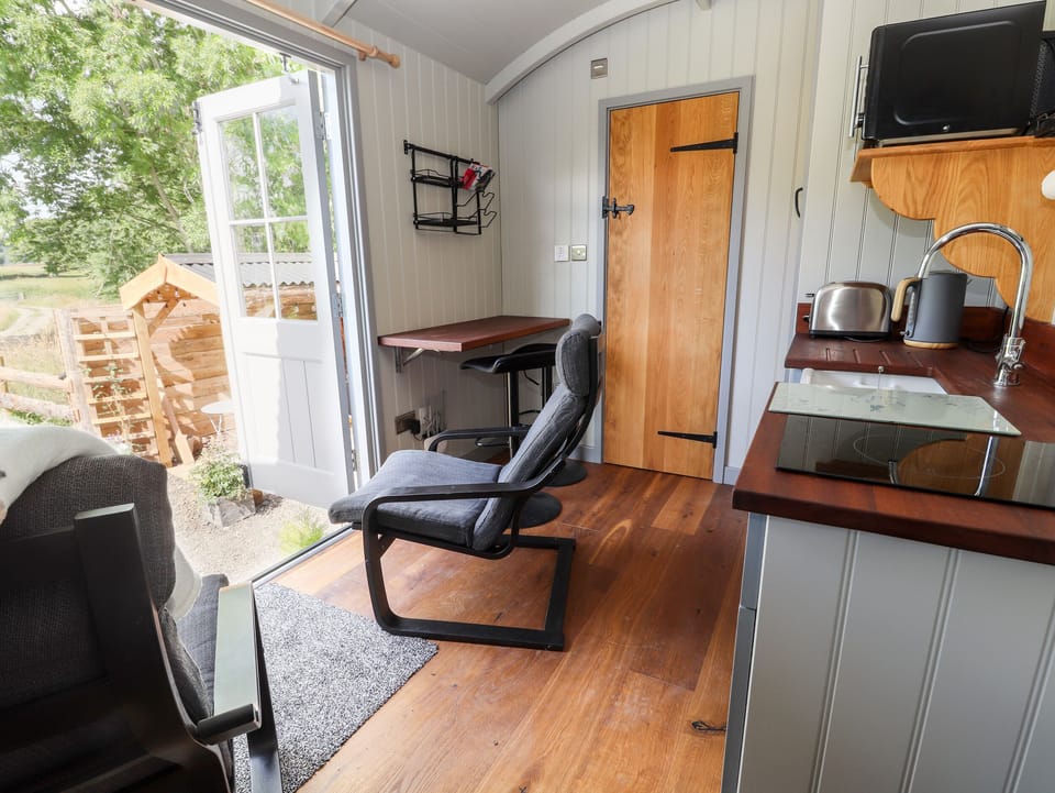 1 bedroom, individually decorated, individually furnished, free WiFi