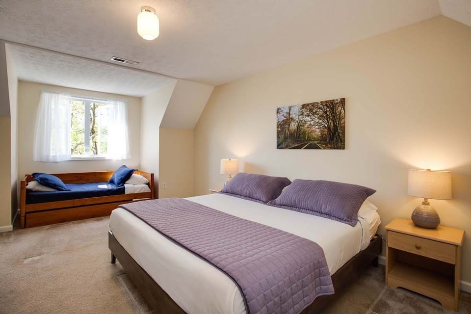 Bedroom 1-King Bed and Twin with trundle