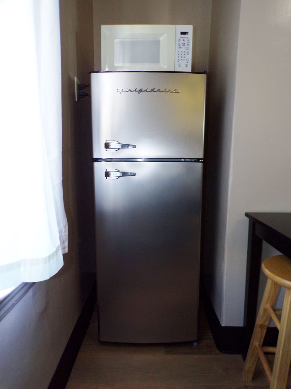 Room 12 (Upstairs) | Private kitchen | Microwave, coffee/tea maker