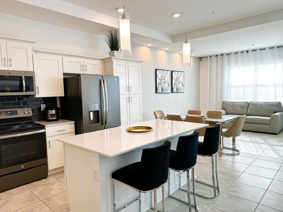 Fully-equipped kitchen, with a spacious island.