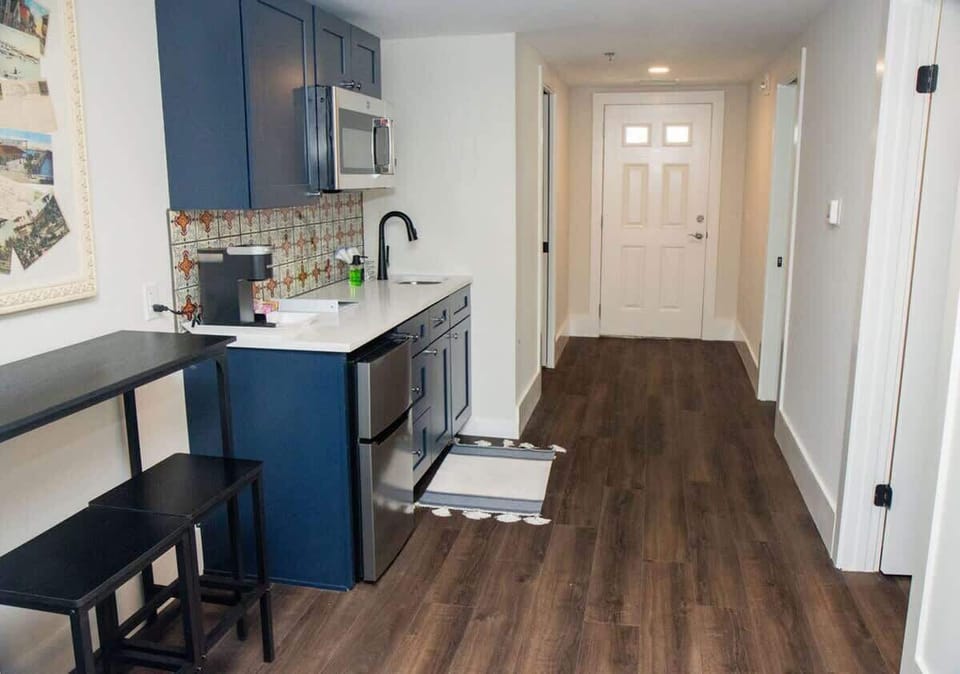 Kitchen and sitting area