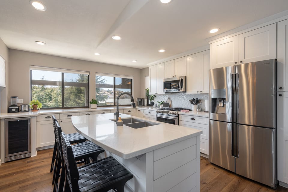 Kitchen Island 