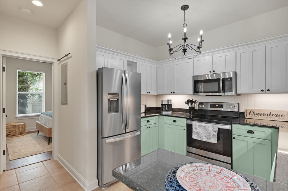 Kitchen supplied with all you need for eating in