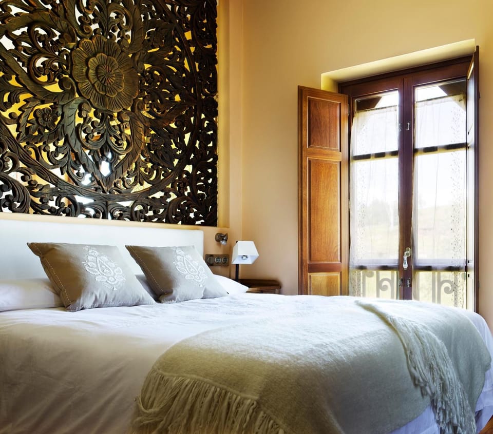 Premium bedding, in-room safe, desk, soundproofing