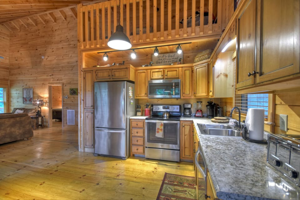 Lakeside Hideaway - Stainless Steel Appliances In This Cabin's Modern Kitchen