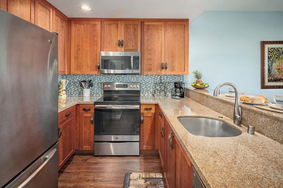 Poipu Sands 321 Kitchen and Stainless steel appliances