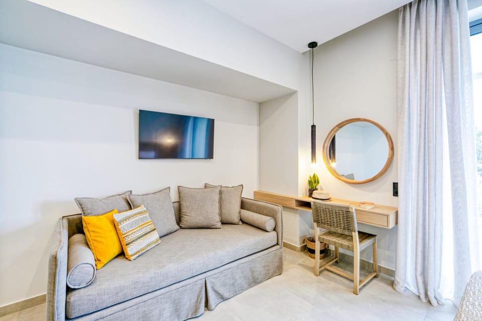 Executive Double Room | In-room safe, desk, soundproofing, free WiFi