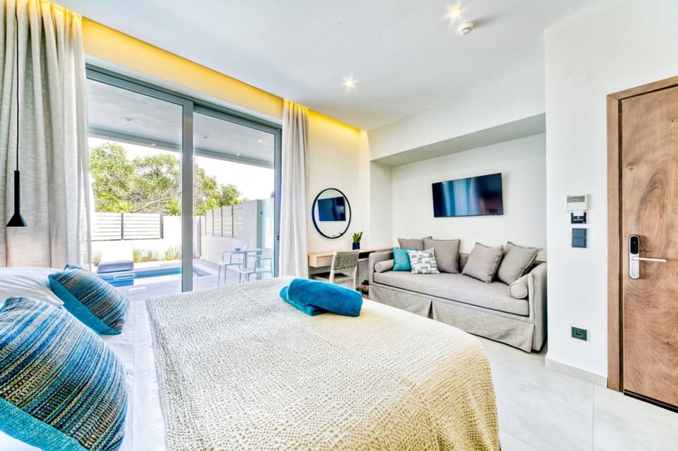 Executive Double Room | In-room safe, desk, soundproofing, free WiFi