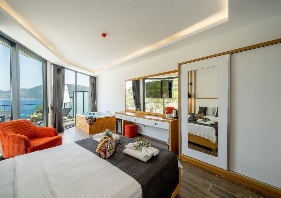 Superior Deluxe Room | Premium bedding, minibar, desk, laptop workspace