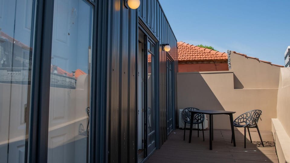 Spacious and private balcony, to enjoy your breakfast or a drink on a warm summer evening #stunning #lovelystay #airbnbporto