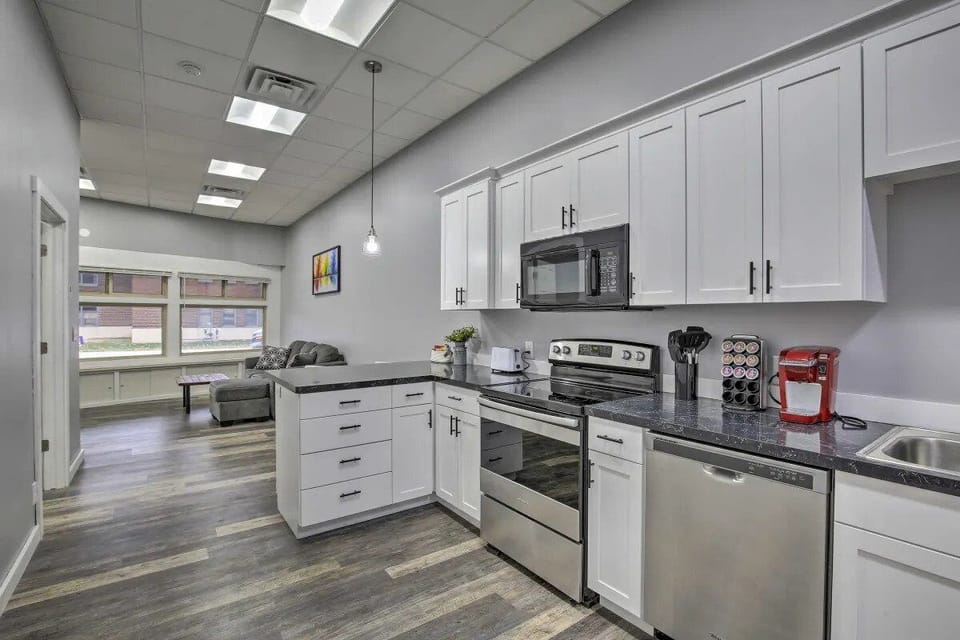Full kitchen