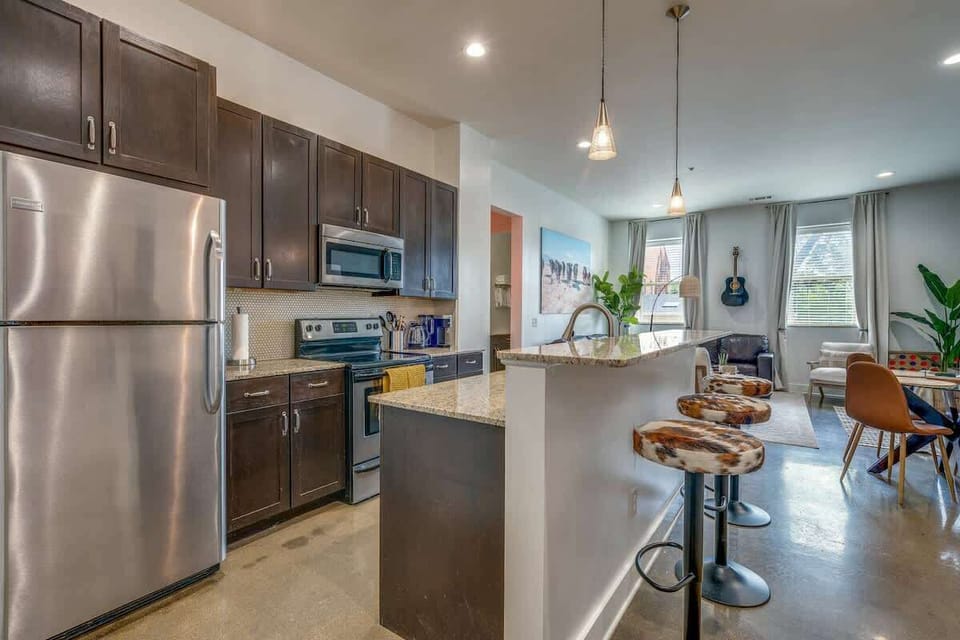 Fully equipped kitchen with your basic cooking essentials and complete with stainless steel appliances.