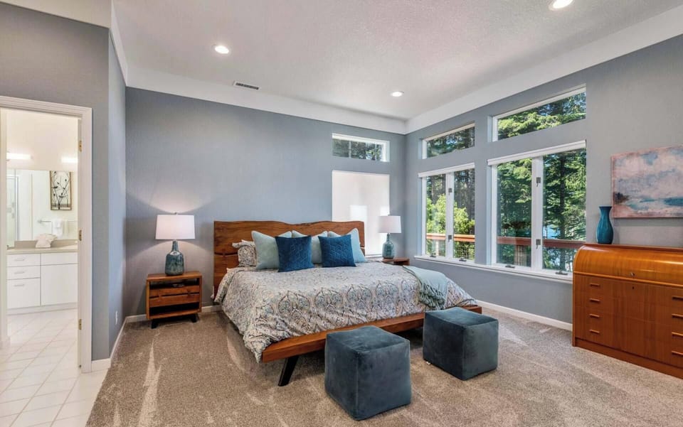 Master Suite King Bed (main level)