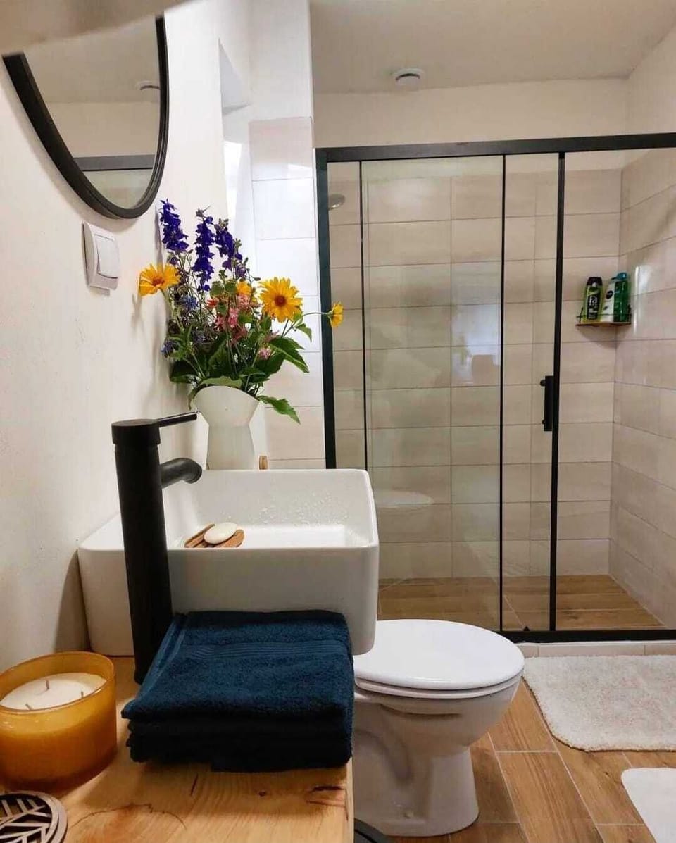 Completely new bathroom with kings size space in the shower 