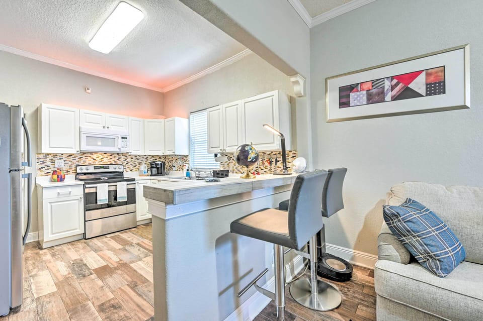 Dining Area | Dishware & Flatware