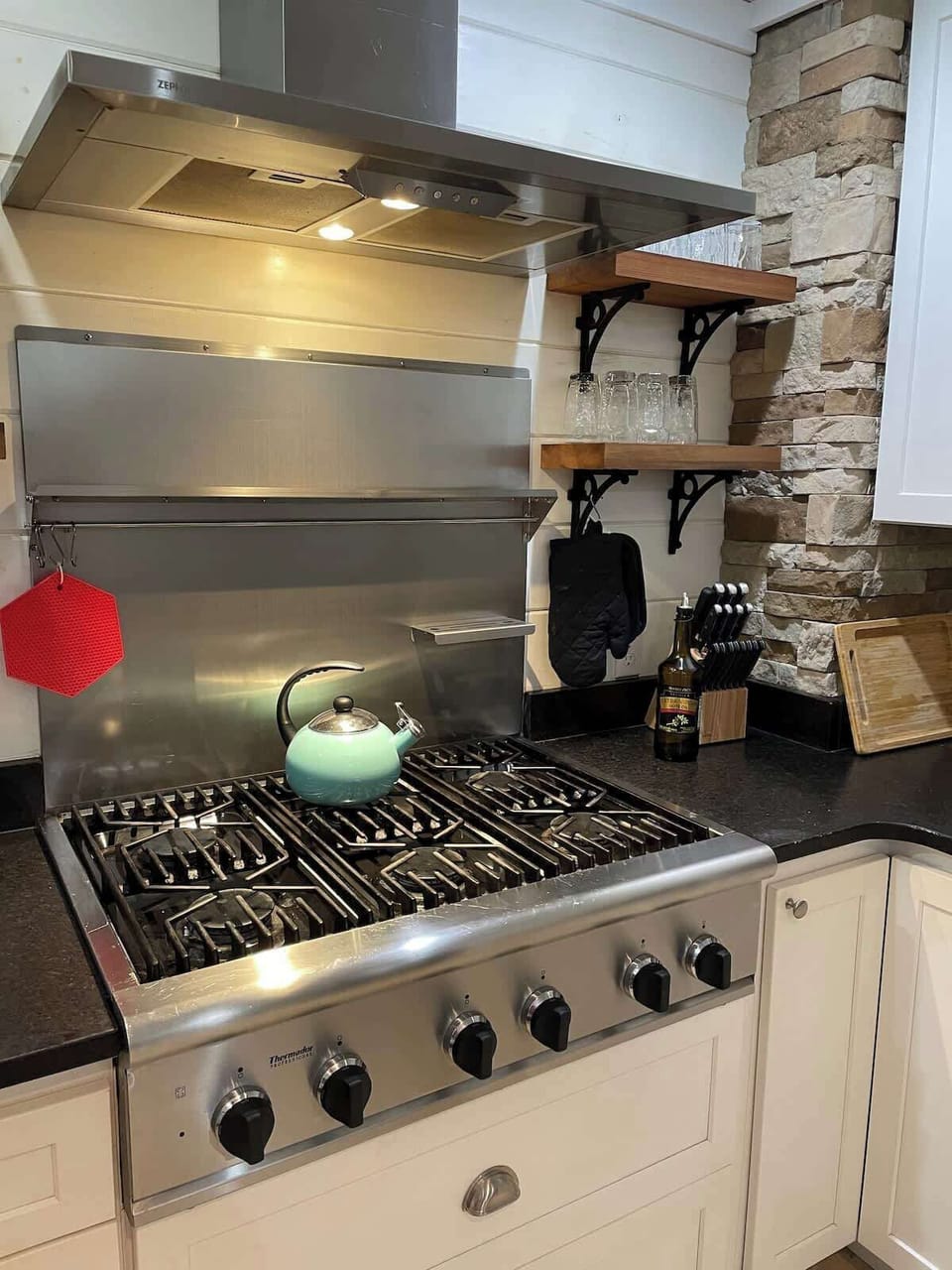 Kitchen, Thermador gas range