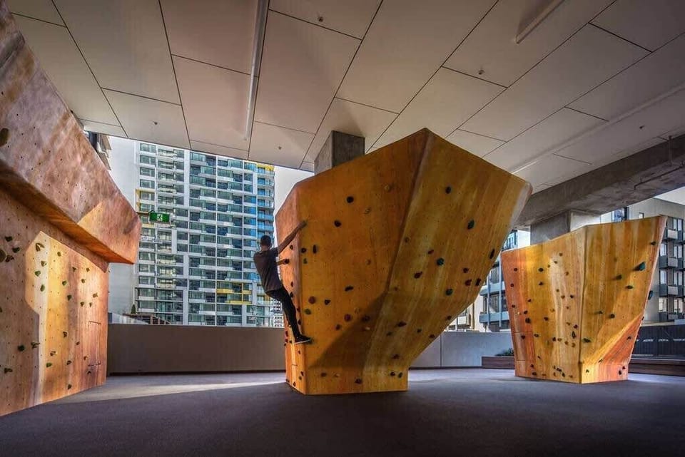 Building's lane-way filled with artistic expressions.