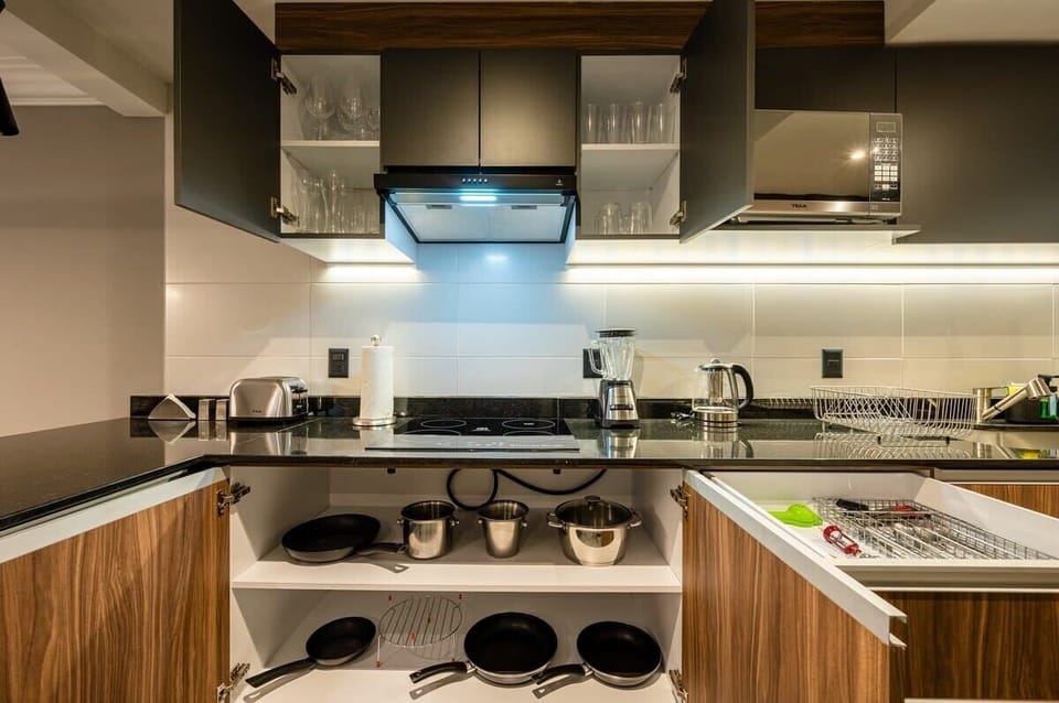  Enjoy the versatility of a well-equipped kitchen